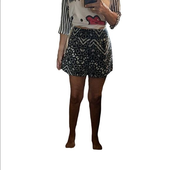 ANTHROPOLOGIE SANCTUARY  Black & White Shorts.Sz S - Picture 3 of 13